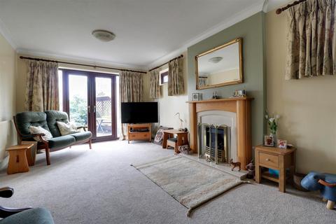 17 Ashdale Close, Alsager, Stoke-on-trent, ST7 2EN