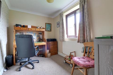 17 Ashdale Close, Alsager, Stoke-on-trent, ST7 2EN