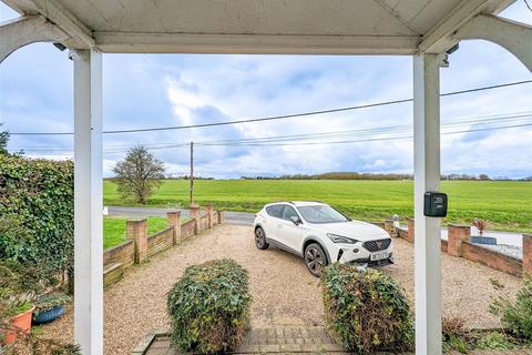 3 bedroom semi-detached house for sale, BARLING ROAD, Little Wakering, Great Wakering