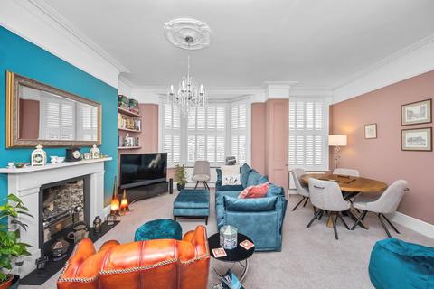 1 bedroom flat for sale, Holland Road, Hove, BN3