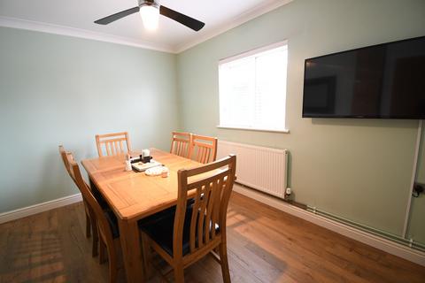 4 bedroom end of terrace house for sale, Mount Pleasant Road, Clapham, Bedford, MK41