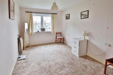 1 bedroom flat for sale, High Oaks Close, Locks Heath, Southampton