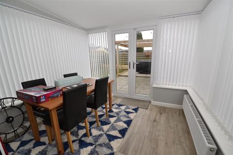 296 Beacon Road, Wibsey, Bradford, BD6 3DU