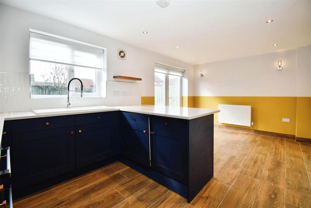 Dining kitchen