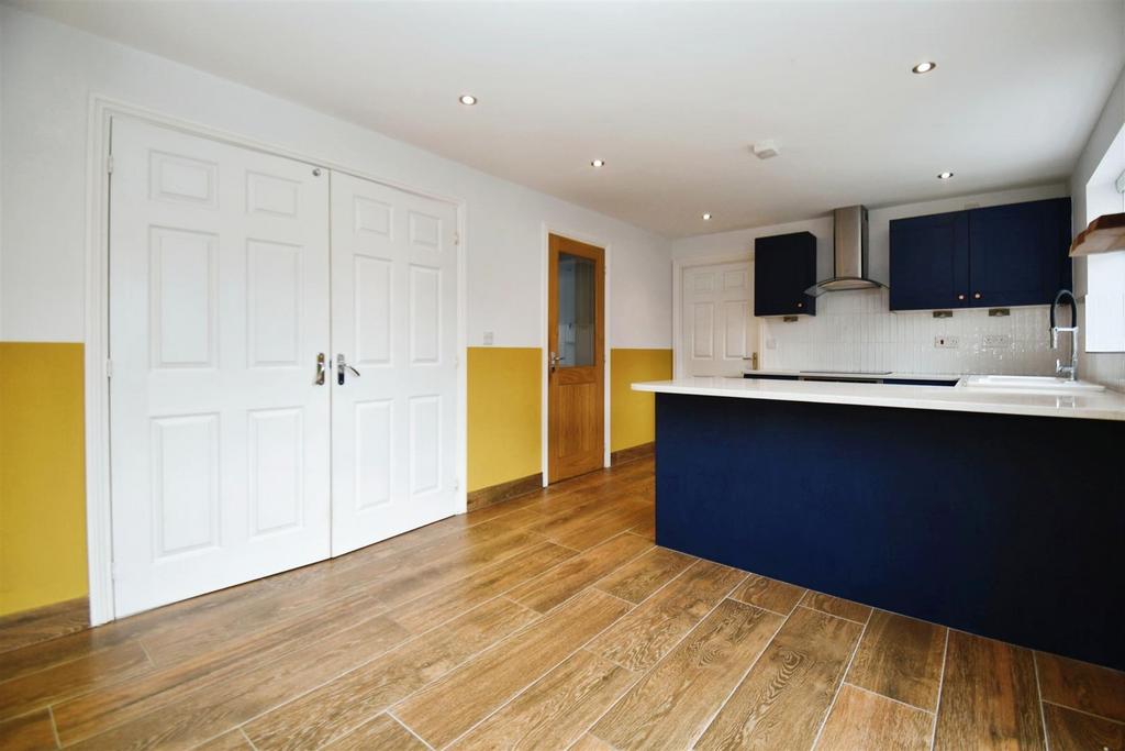 Dining kitchen