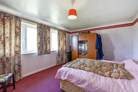 Flat 5, James Court Tadburn Road, Romsey, SO51 5BL