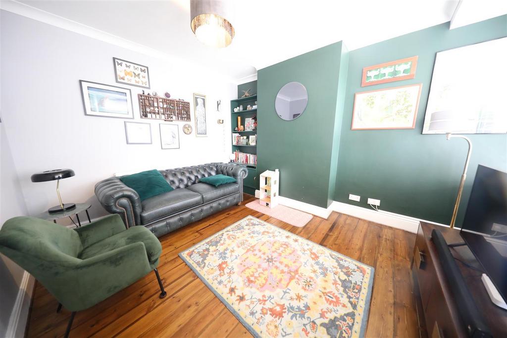Riversdale Road, Hull 3 bed semidetached house for sale £150,000