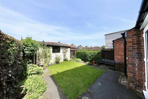 3 bedroom semi-detached house for sale, Riversdale Road, Hull