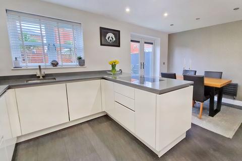 4 bedroom semi-detached house for sale, Gun Tower Mews Rochester
