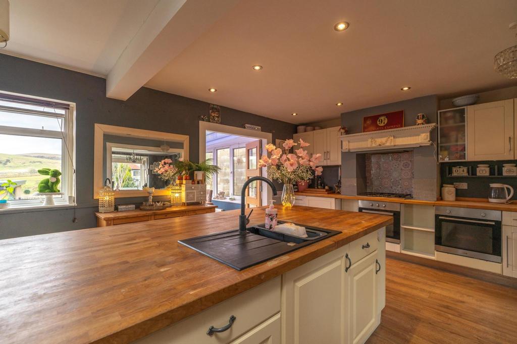 Brown Edge Road, Buxton, SK17 3 bed semidetached house for sale £389,995
