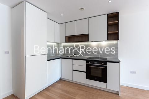 Studio to rent, Beaufort Square, Colindale NW9
