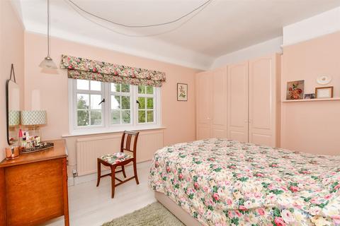 4 bedroom semi-detached house for sale, Ashford Road, Tenterden, Kent