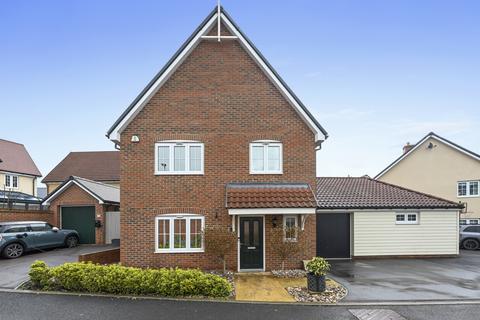4 bedroom detached house for sale, Petty Croft, Chelmsford CM1