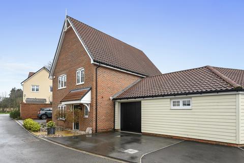 4 bedroom detached house for sale - Petty Croft, Chelmsford CM1
