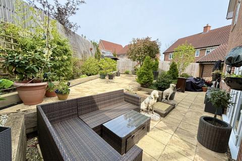 4 bedroom detached house for sale, Petty Croft, Chelmsford CM1