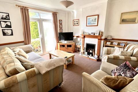 3 bedroom semi-detached house for sale, Parkland Drive, Oadby, Leicester, LE2