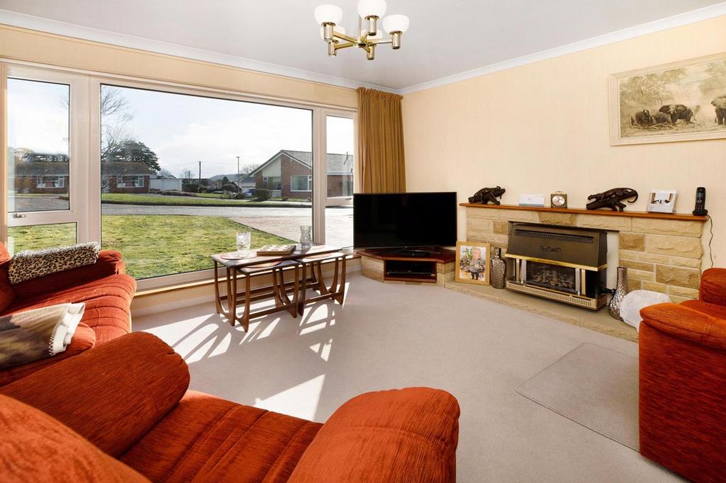 Grange Park, TQ14 2 bed detached bungalow for sale £