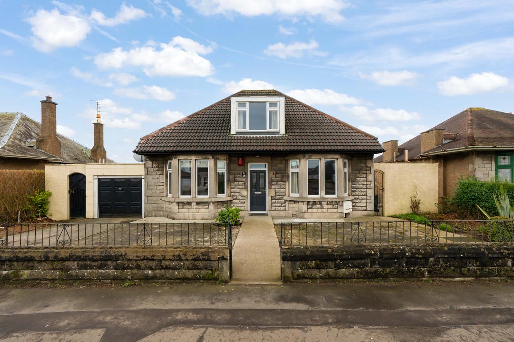 Glasgow Road, Edinburgh EH12 6 bed detached bungalow for sale £550,000