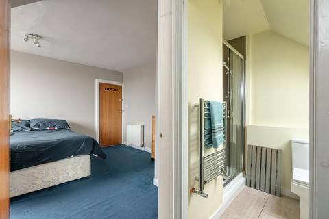 95 Glasgow Road, Edinburgh, EH12 8LH
