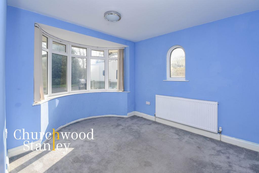Second ground floor bedroom