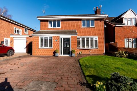 4 bedroom detached house for sale, Dennett Close, Woolston, WA1