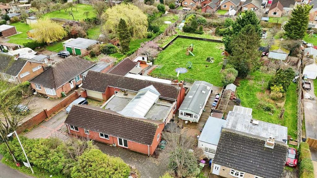 Wragby Road East, North Greetwell 6 bed bungalow for sale £400,000
