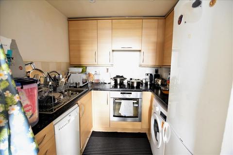 2 bedroom flat for sale - Berberis House, Feltham, Middlesex, TW13