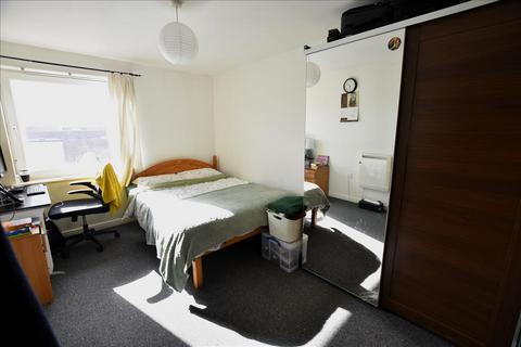 2 bedroom flat for sale - Berberis House, Feltham, Middlesex, TW13