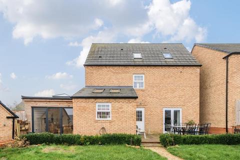 4 bedroom detached house for sale, Heron Drive,  Witney,  OX28