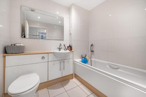 2 bedroom flat for sale, Barnet,  London,  EN4