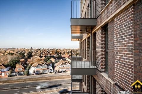 2 bedroom apartment for sale, Flat 21 Sutherland Boulevard, Surbiton, County, KT5