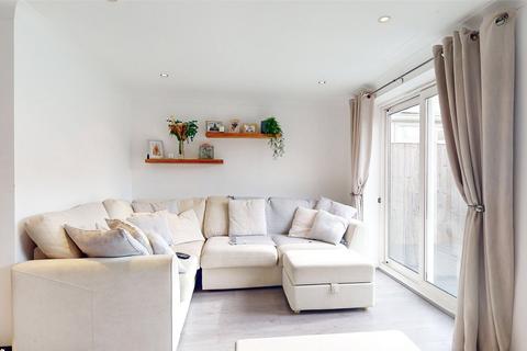 38 Mopsies Road, Basildon, SS14 1GA