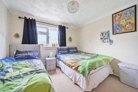 33 Holst Close, Basingstoke, RG22 4JA