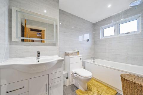 33 Holst Close, Basingstoke, RG22 4JA