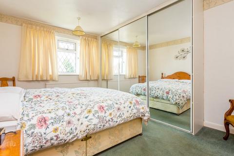 42 Balham Close, Rushden, NN10 9JL