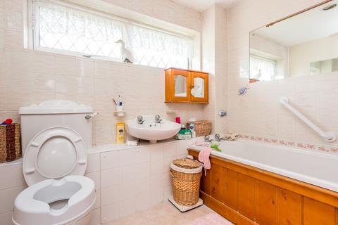 42 Balham Close, Rushden, NN10 9JL