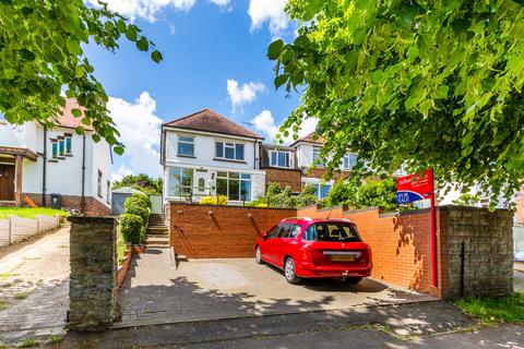 3 bedroom detached house for sale, Bedford Road, Rushden NN10