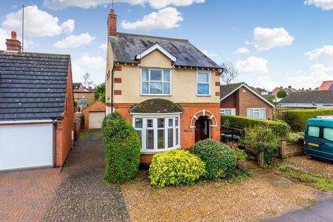 3 bedroom detached house for sale, Woodland Road, Rushden NN10