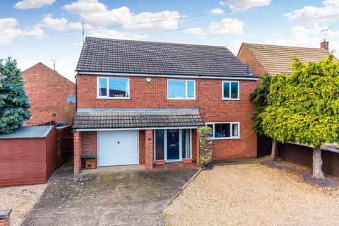 4 bedroom detached house for sale, Albion Place, Rushden NN10
