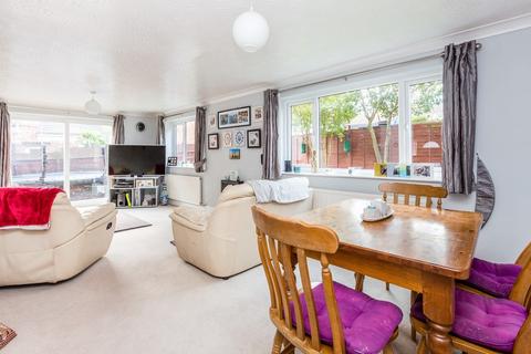 19 Albion Place, Rushden, NN10 0RF