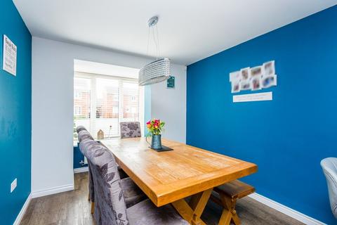 16 Betournay Close, Raunds, Wellingborough, NN9 6FD