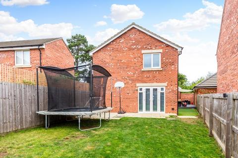 16 Betournay Close, Raunds, Wellingborough, NN9 6FD
