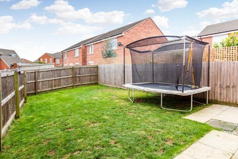 16 Betournay Close, Raunds, Wellingborough, NN9 6FD