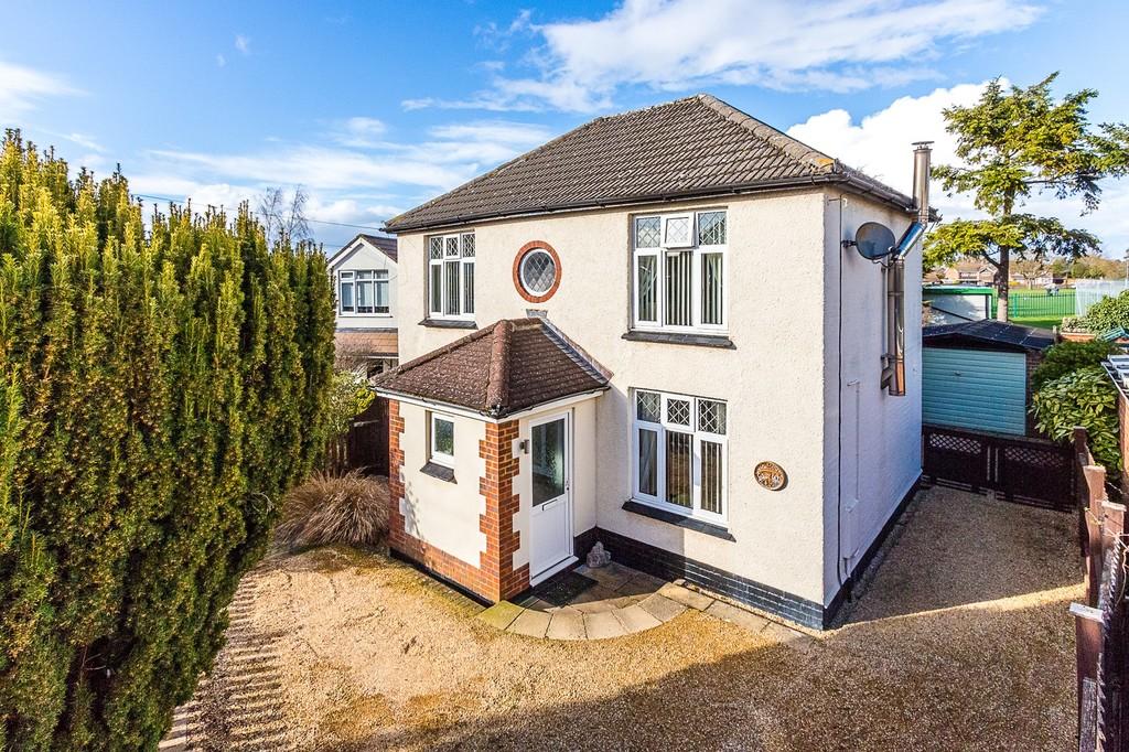 Wharf Road, Higham Ferrers NN10 3 bed detached house for sale £369,995
