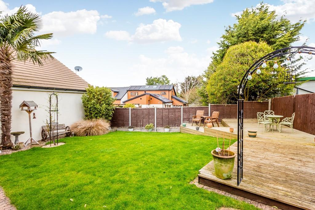 Wharf Road, Higham Ferrers NN10 3 bed detached house for sale £369,995