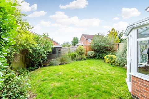 4 bedroom detached house for sale, Walmer Close, Rushden NN10