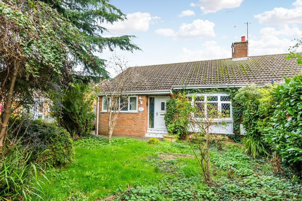 Newton Road, Rushden NN10 3 bed semidetached bungalow for sale £225,000