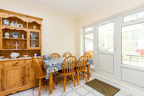 36 Blinco Road, Rushden, NN10 0DT
