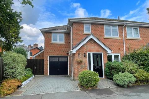 undefined, Catena Rise, Surrey GU18