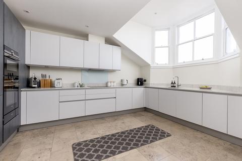 2 bedroom apartment for sale, Atholl Crescent, Edinburgh EH3